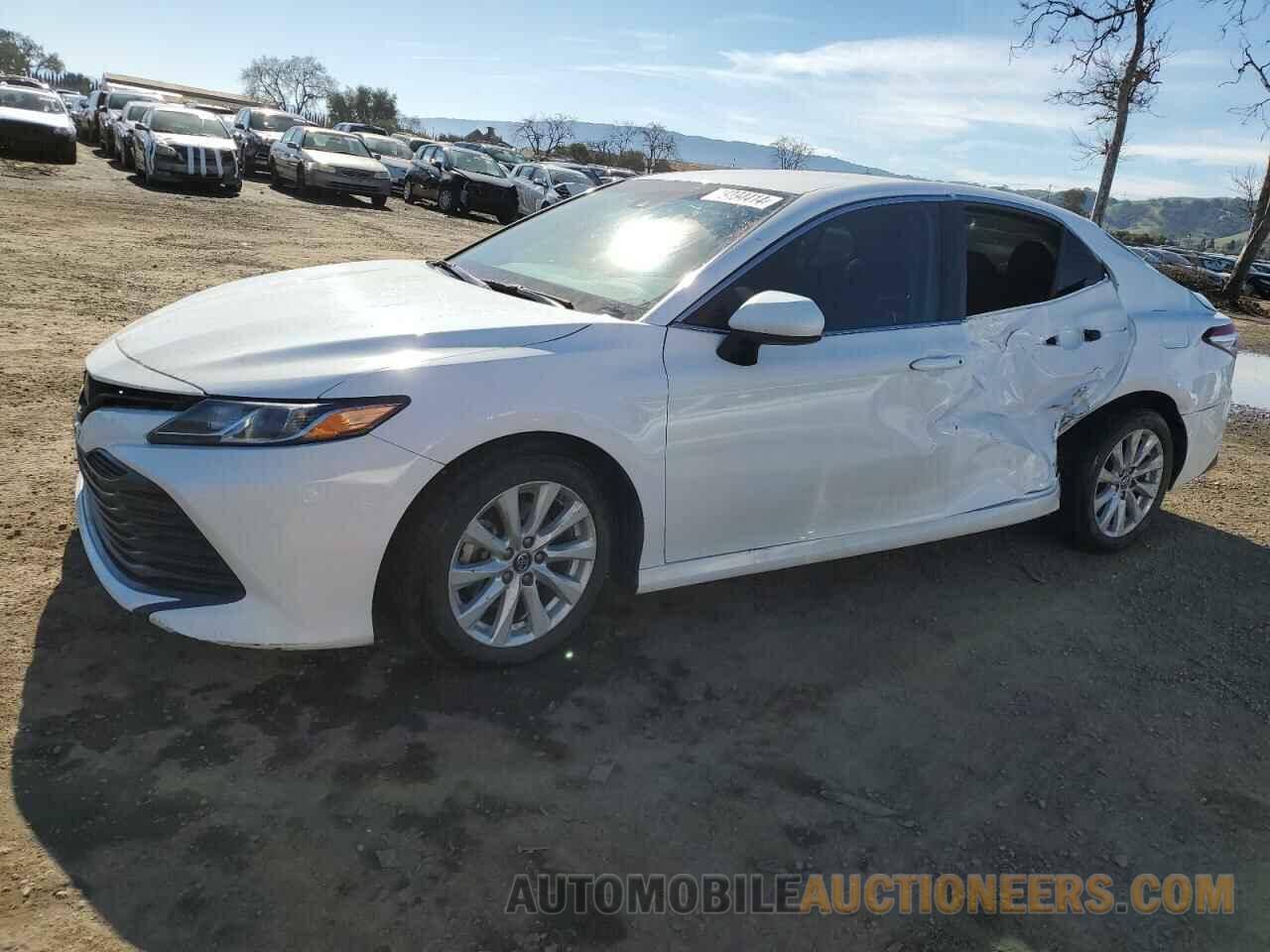 4T1B11HK8JU088495 TOYOTA CAMRY 2018