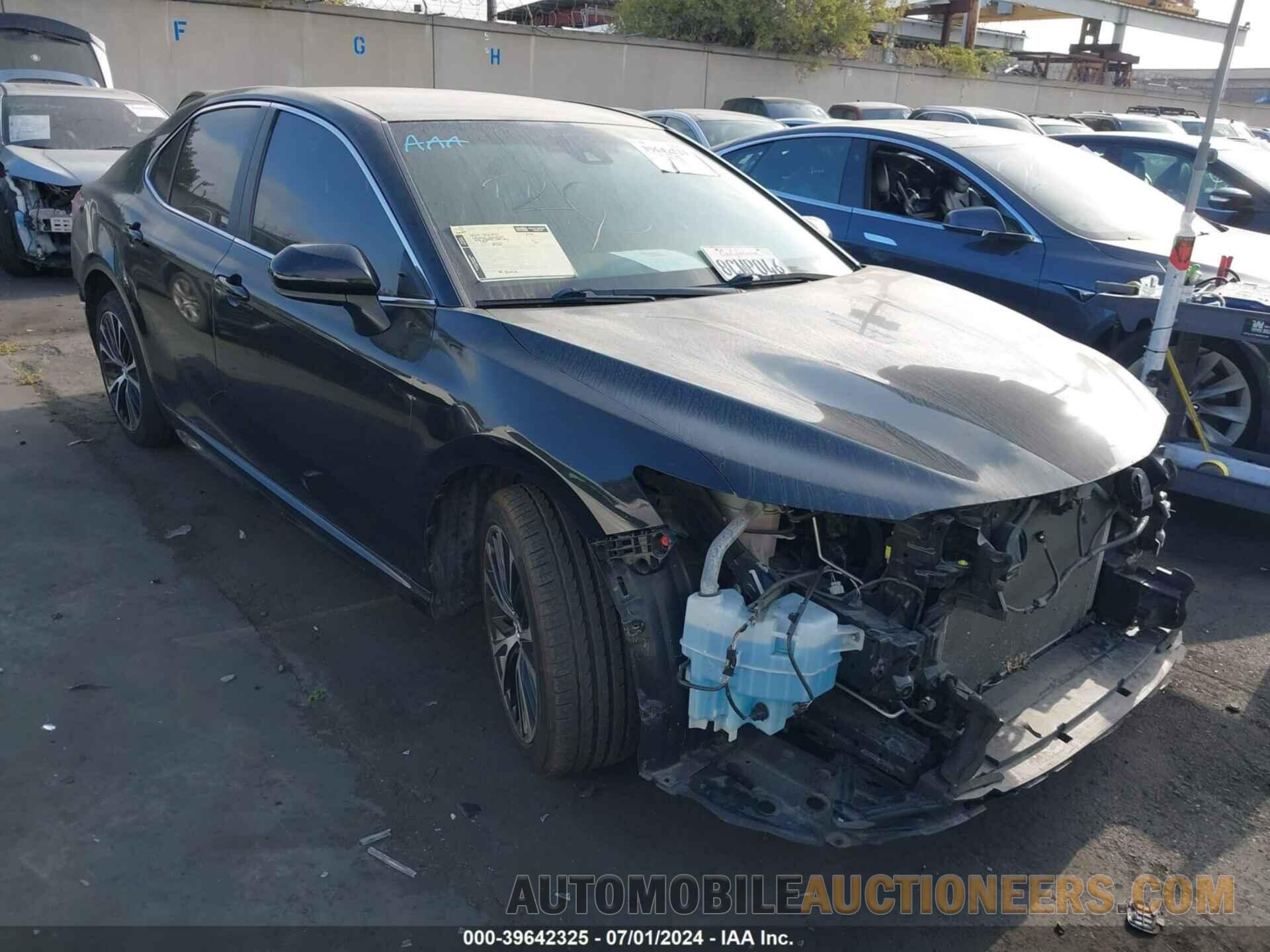 4T1B11HK8JU094331 TOYOTA CAMRY 2018