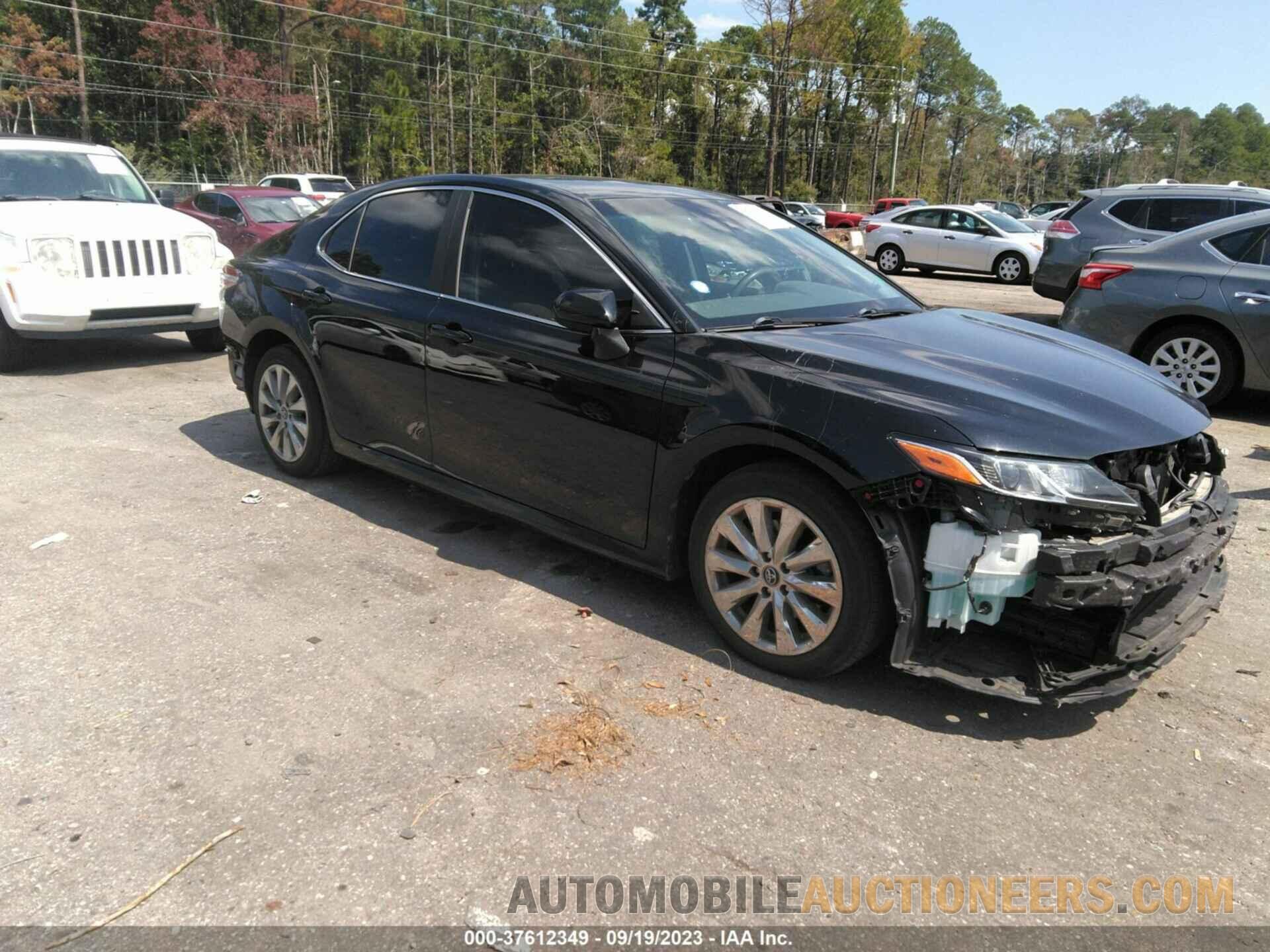 4T1B11HK8JU097018 TOYOTA CAMRY 2018