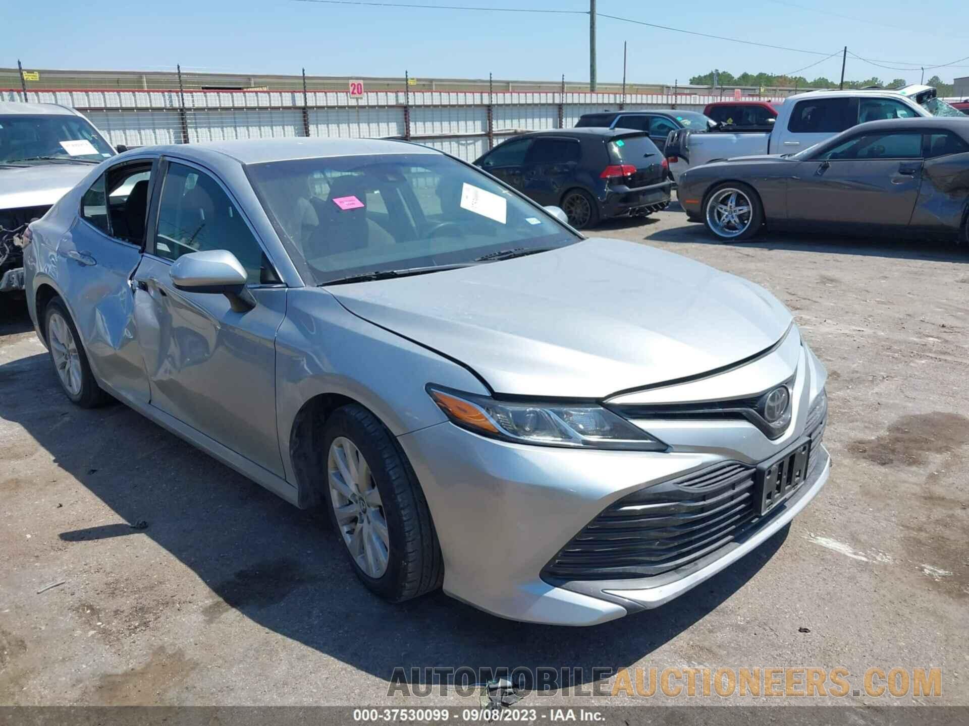 4T1B11HK8JU098086 TOYOTA CAMRY 2018