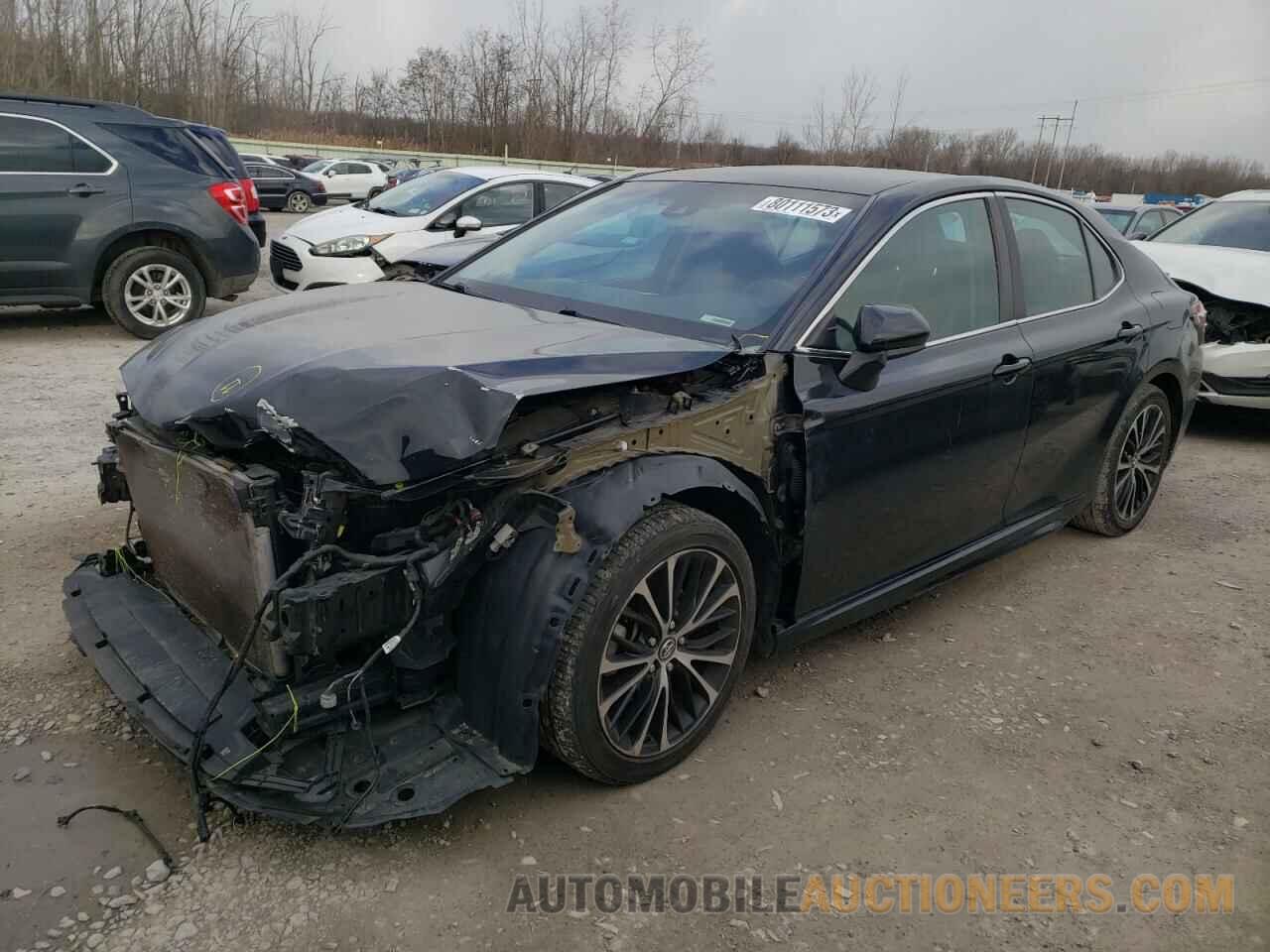 4T1B11HK8JU103934 TOYOTA CAMRY 2018