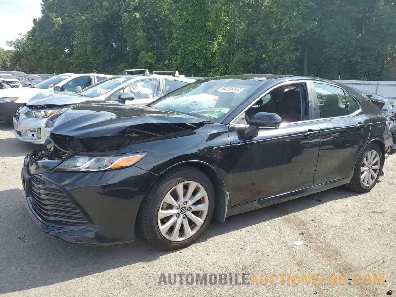 4T1B11HK8JU104582 TOYOTA CAMRY 2018