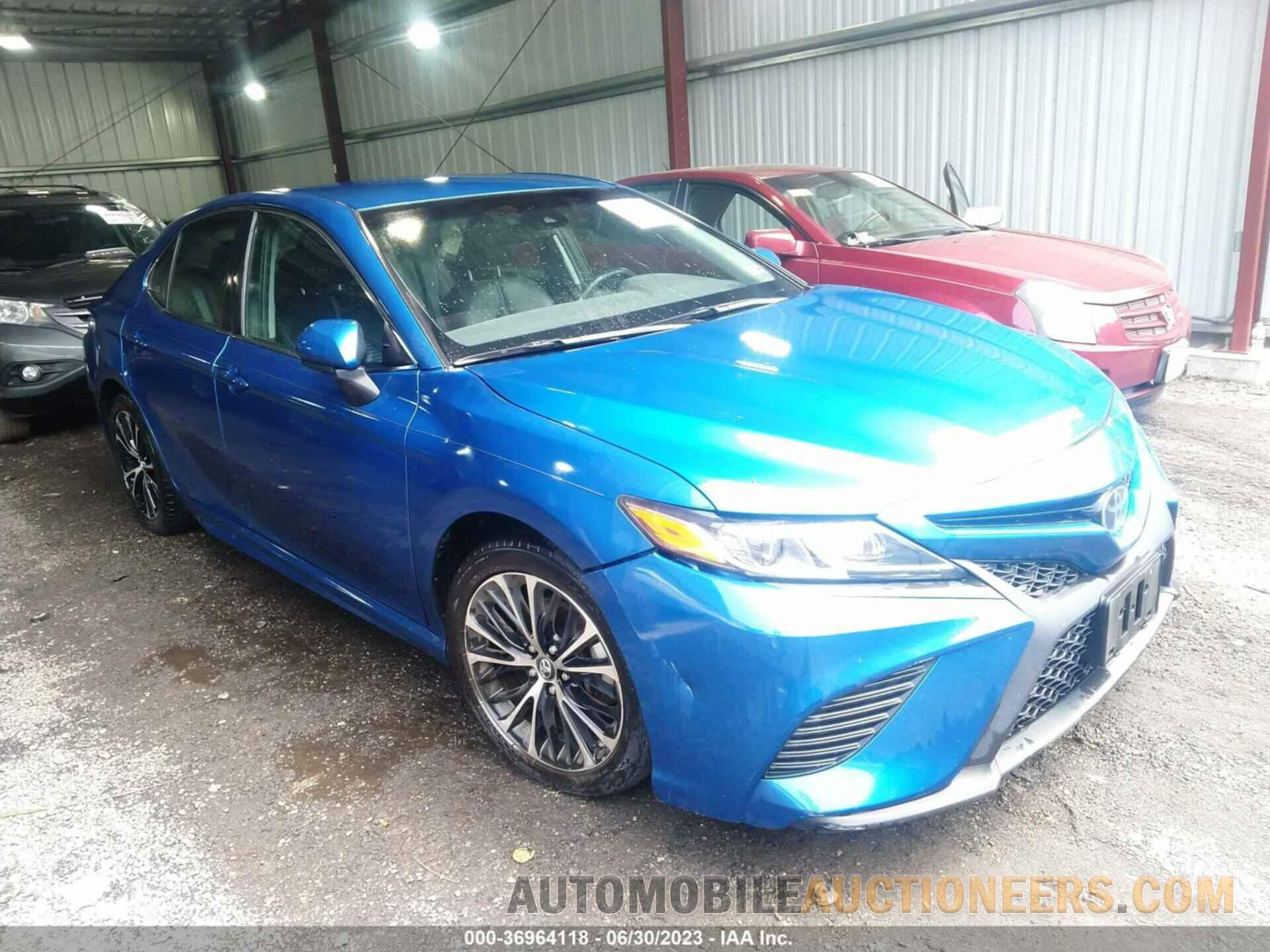 4T1B11HK8JU105361 TOYOTA CAMRY 2018