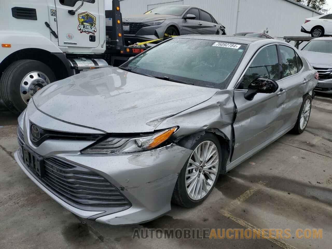 4T1B11HK8JU106266 TOYOTA CAMRY 2018