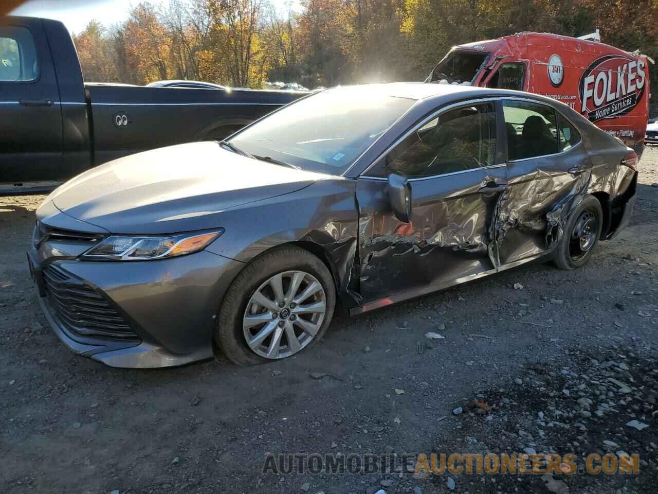 4T1B11HK8JU110995 TOYOTA CAMRY 2018