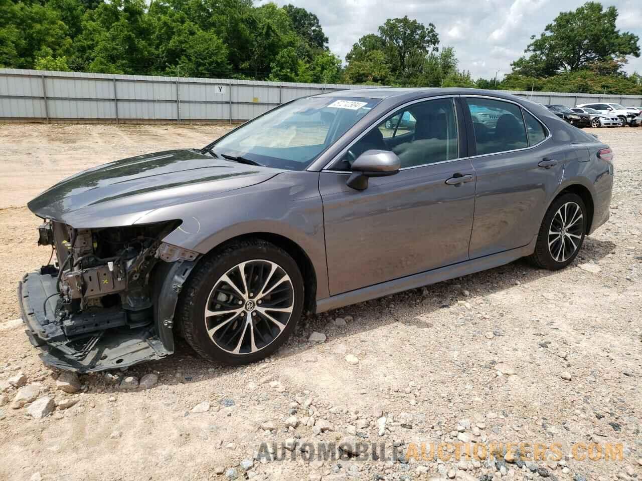 4T1B11HK8JU111791 TOYOTA CAMRY 2018