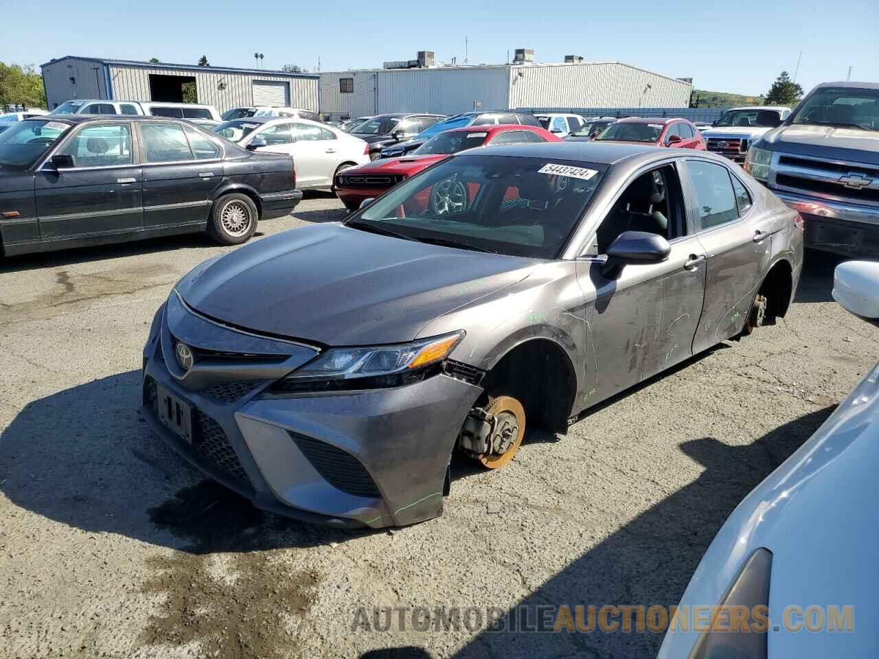 4T1B11HK8JU117297 TOYOTA CAMRY 2018