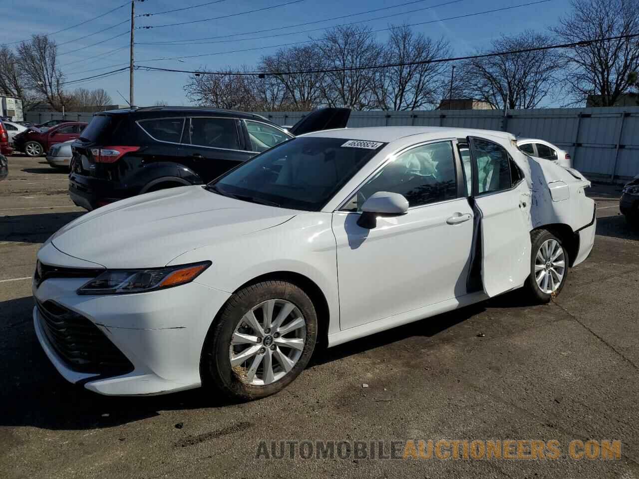 4T1B11HK8JU118711 TOYOTA CAMRY 2018