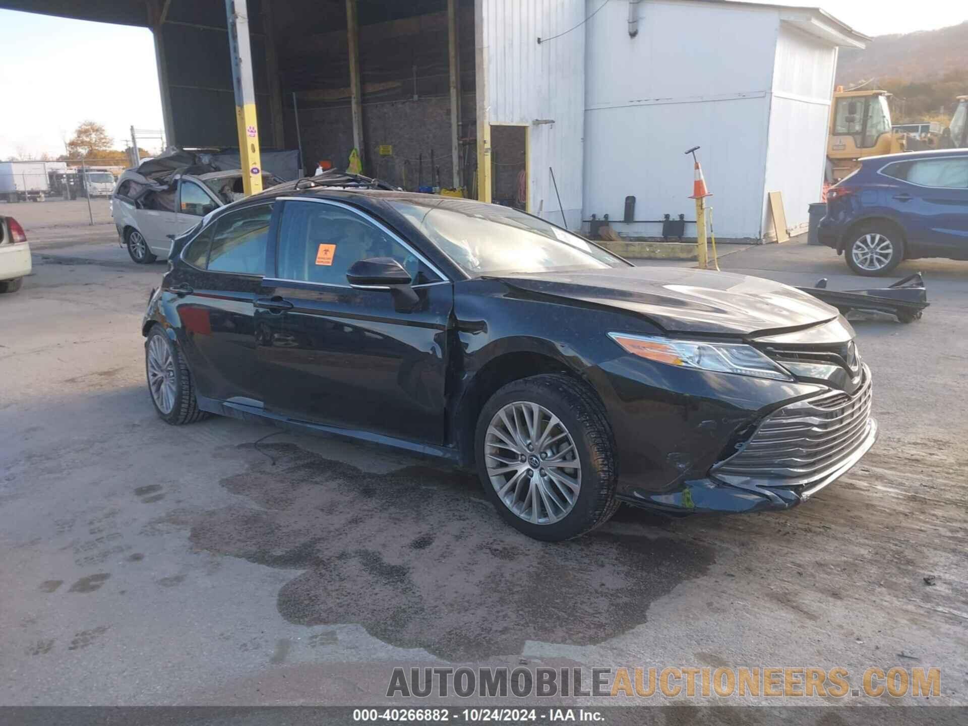 4T1B11HK8JU121981 TOYOTA CAMRY 2018