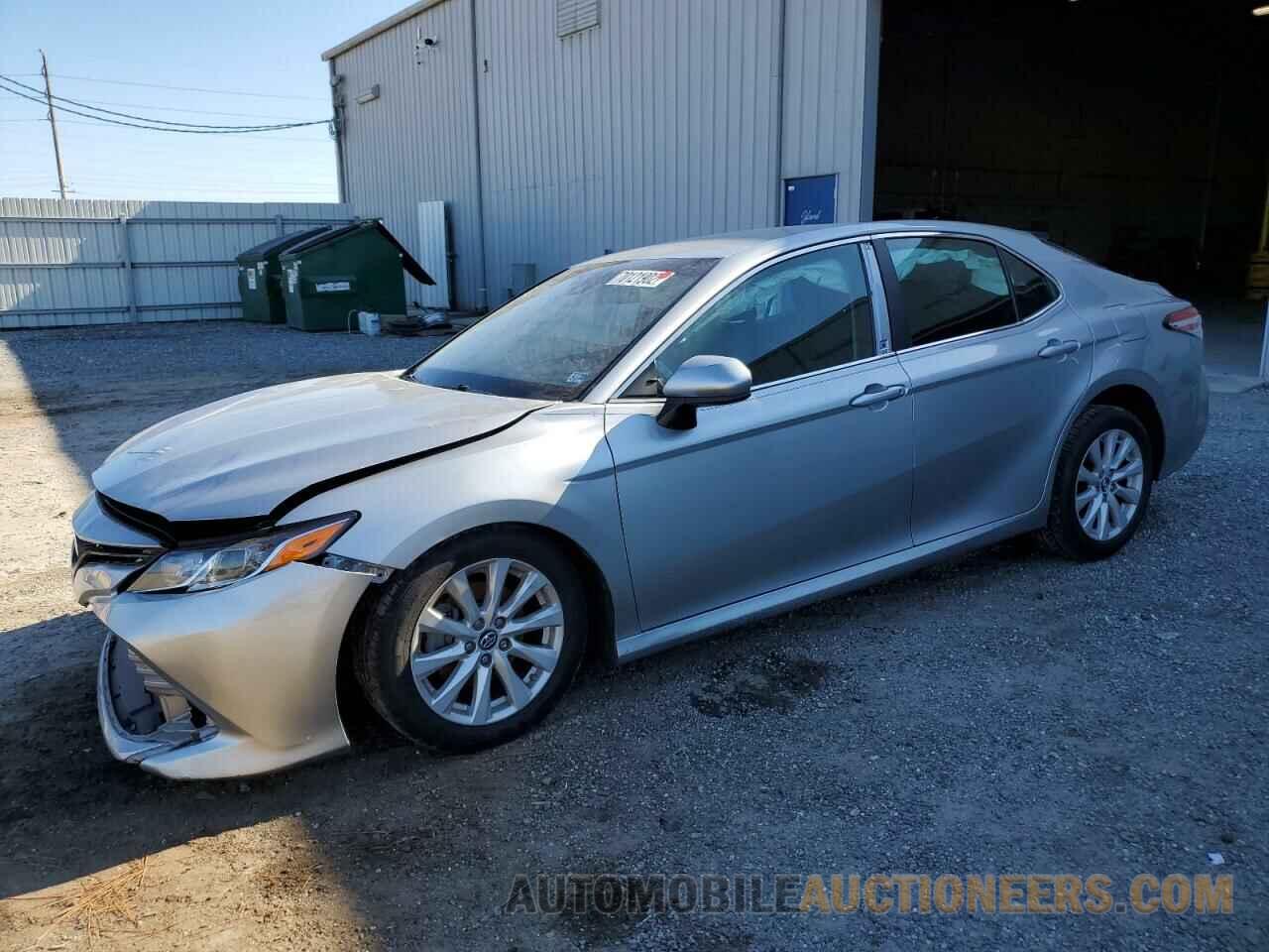 4T1B11HK8JU126792 TOYOTA CAMRY 2018