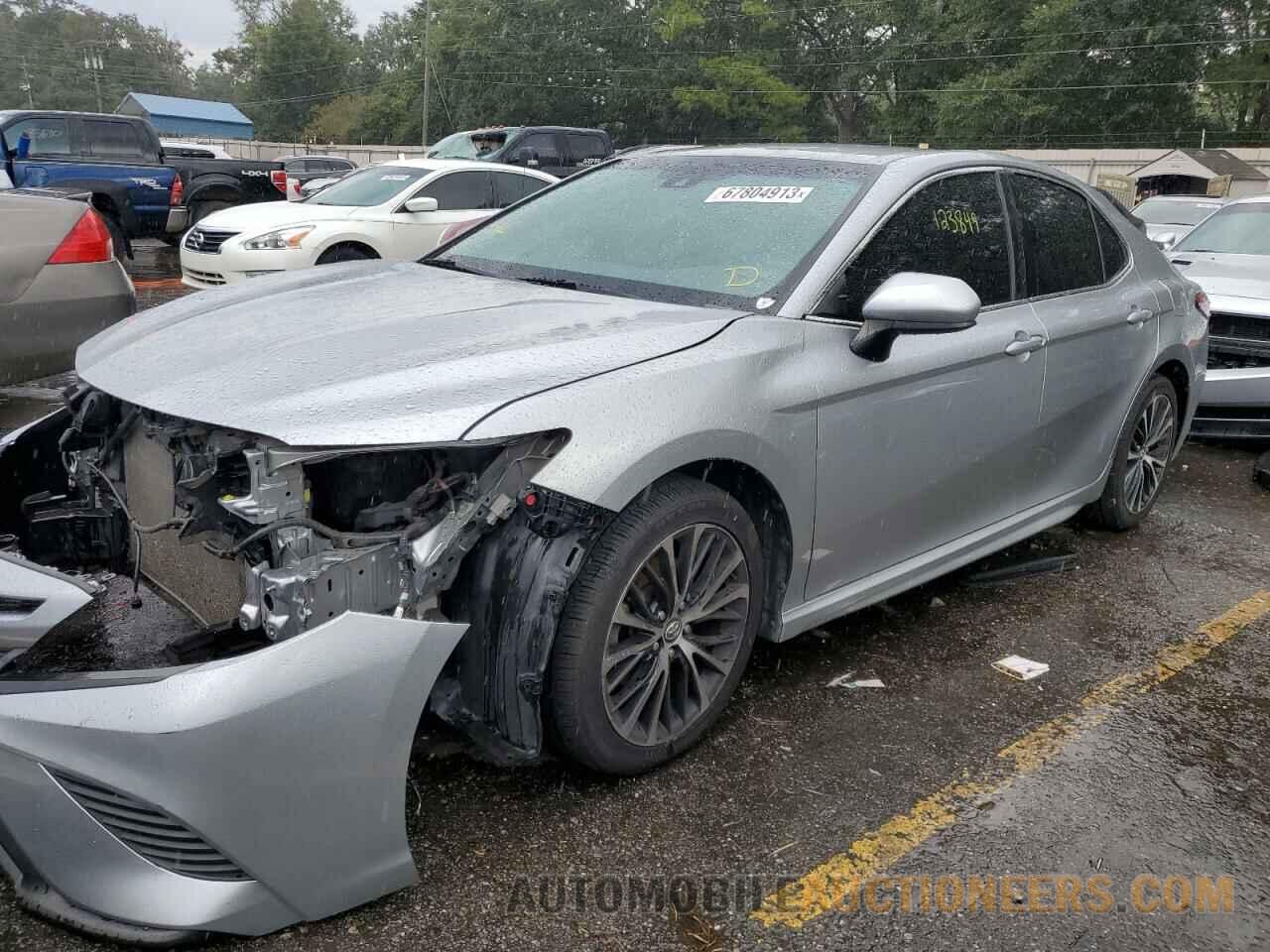 4T1B11HK8JU129899 TOYOTA CAMRY 2018