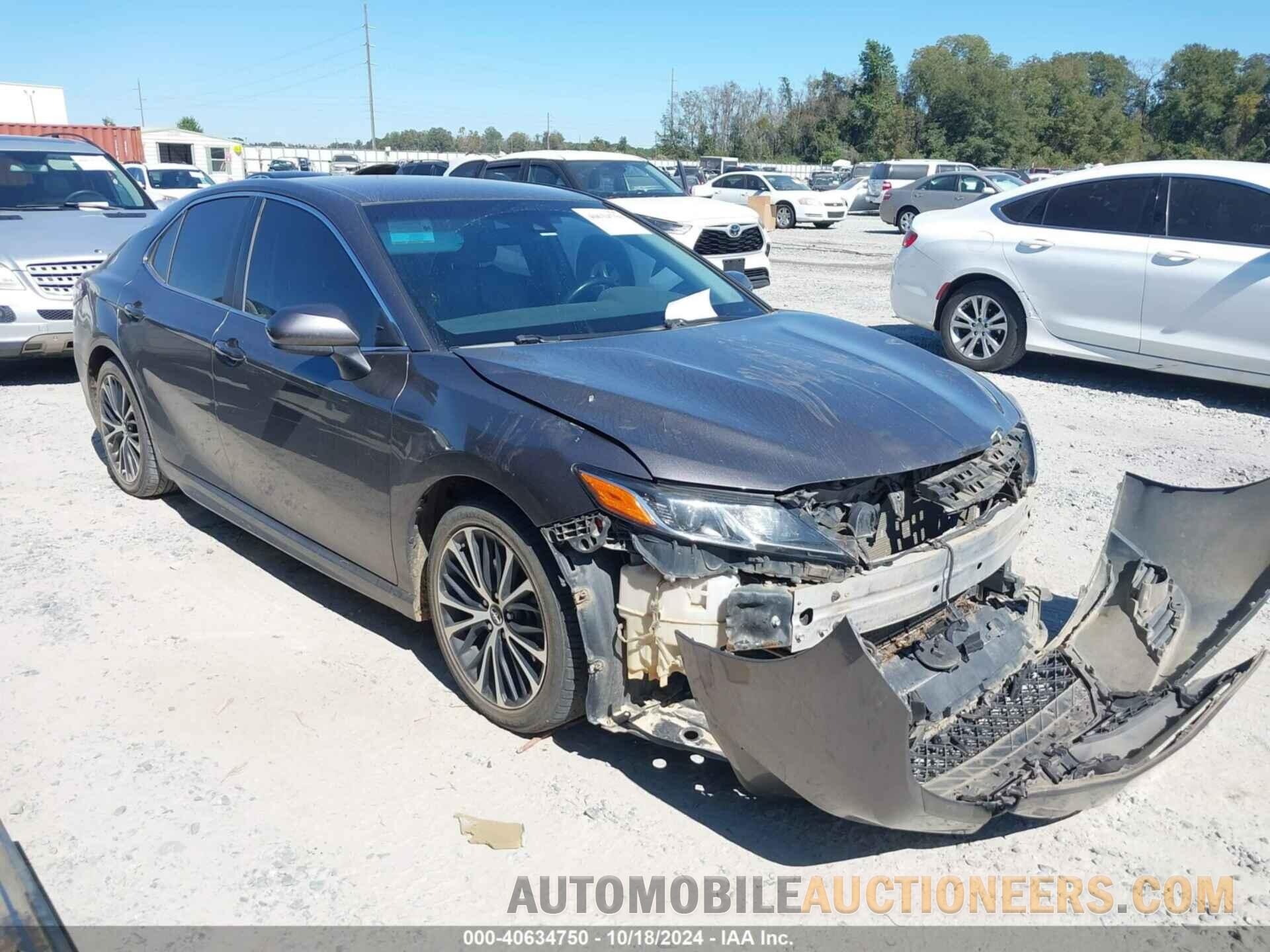 4T1B11HK8JU133693 TOYOTA CAMRY 2018