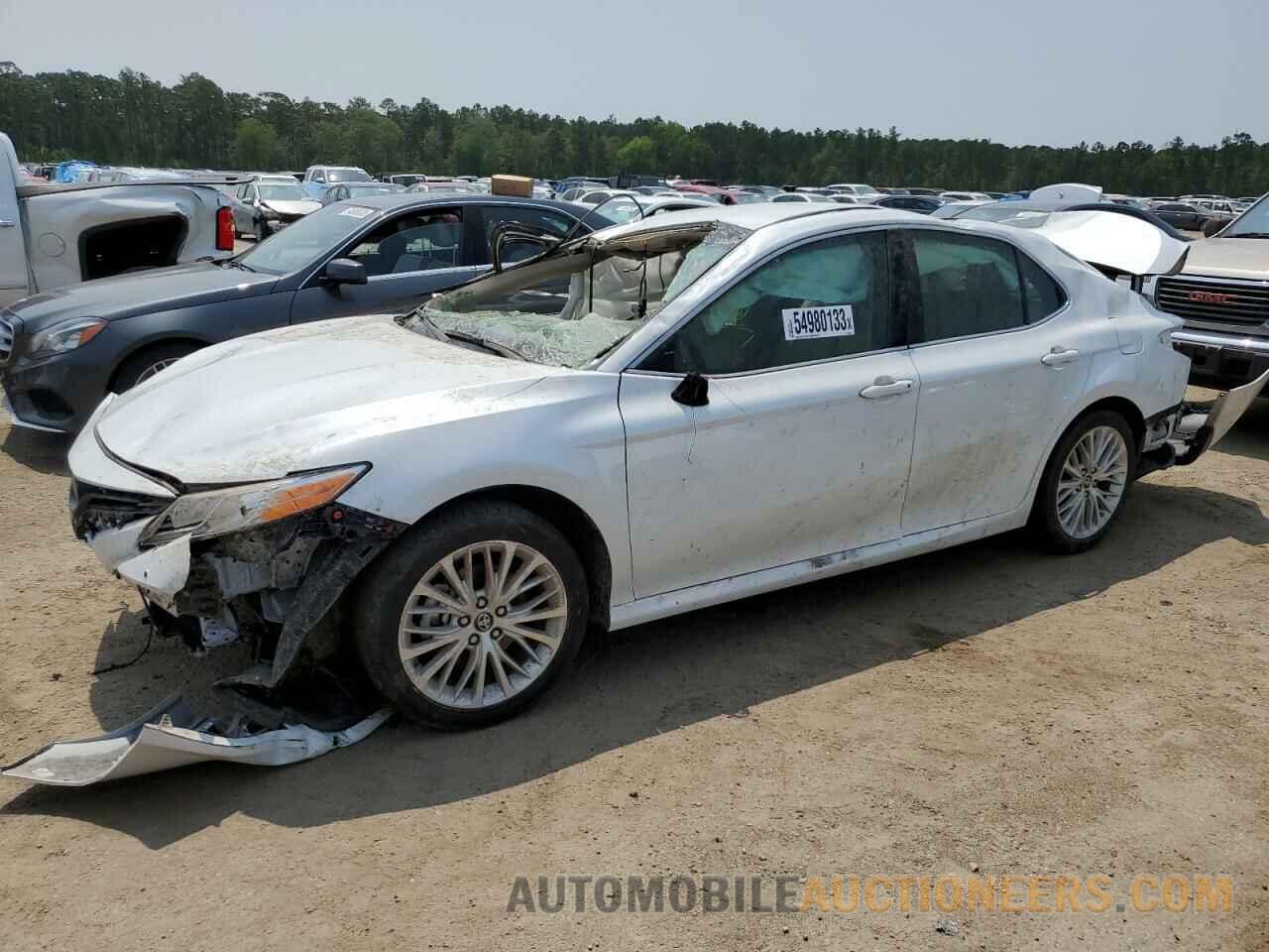 4T1B11HK8JU134035 TOYOTA CAMRY 2018