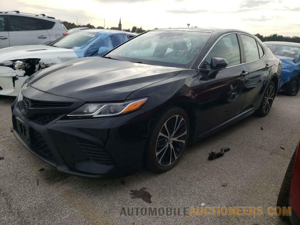 4T1B11HK8JU140059 TOYOTA CAMRY 2018