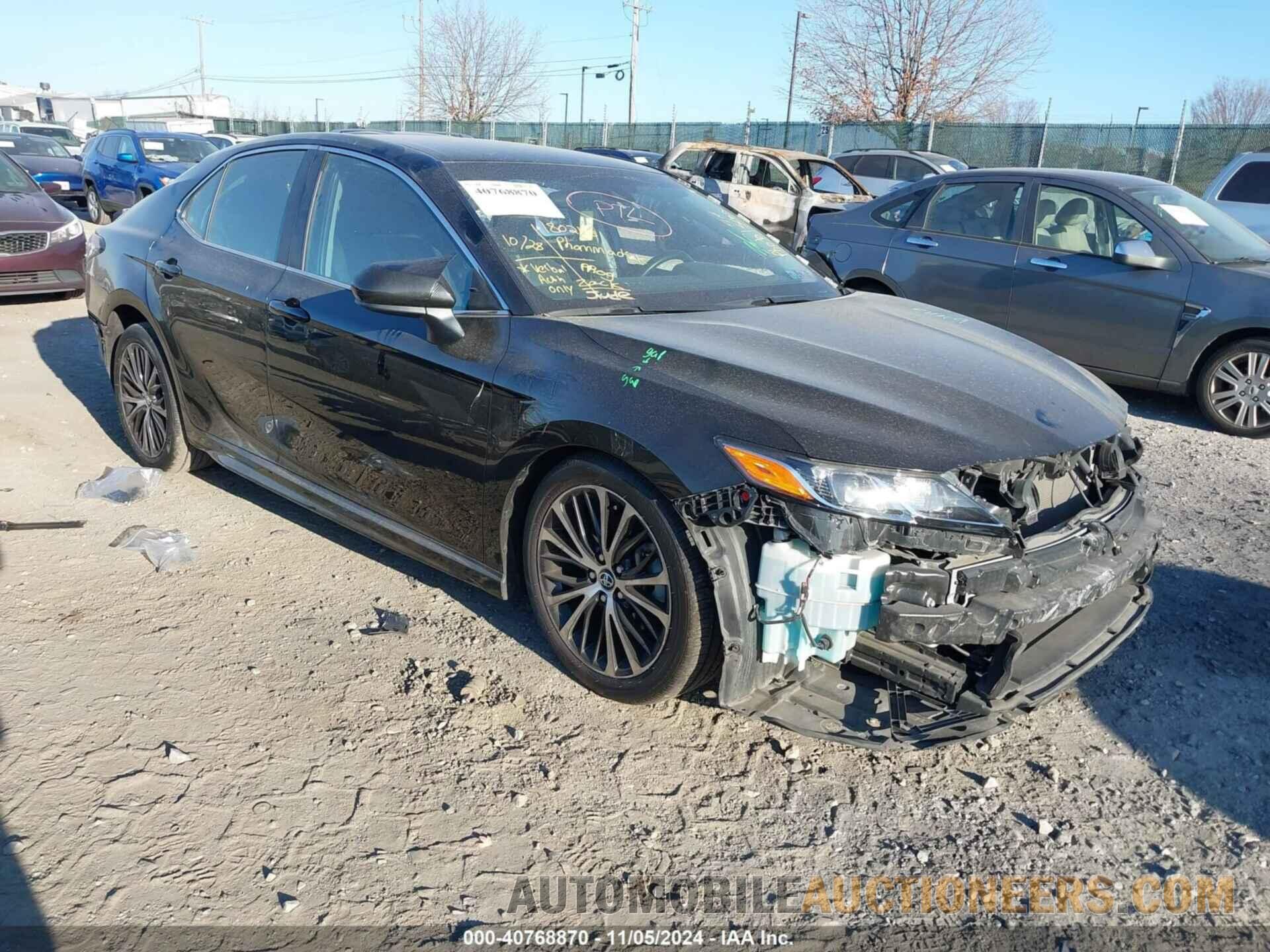 4T1B11HK8JU141289 TOYOTA CAMRY 2018