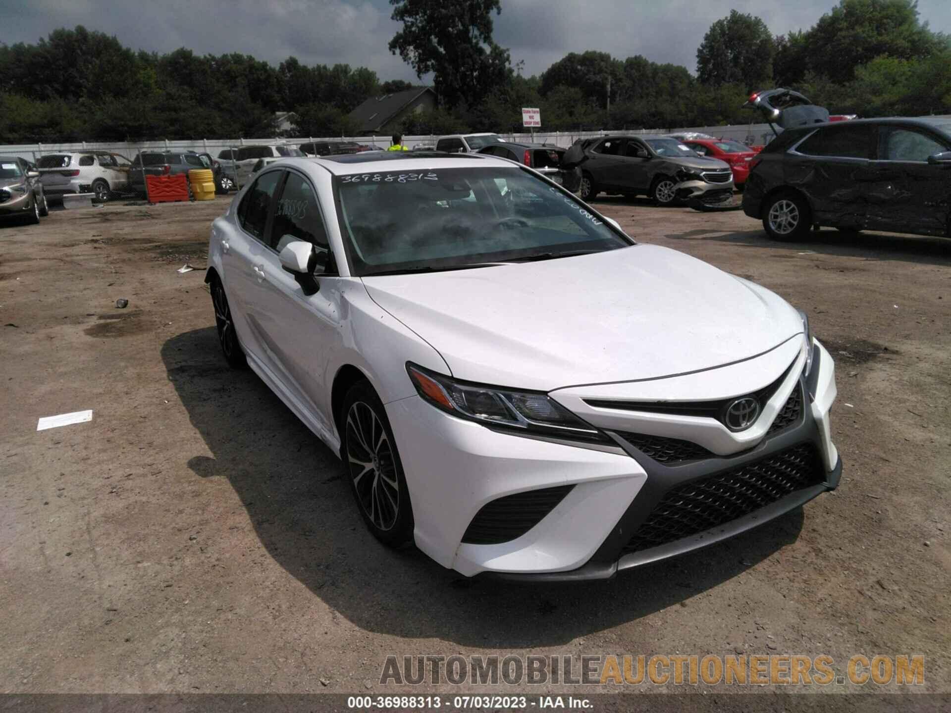 4T1B11HK8JU147660 TOYOTA CAMRY 2018