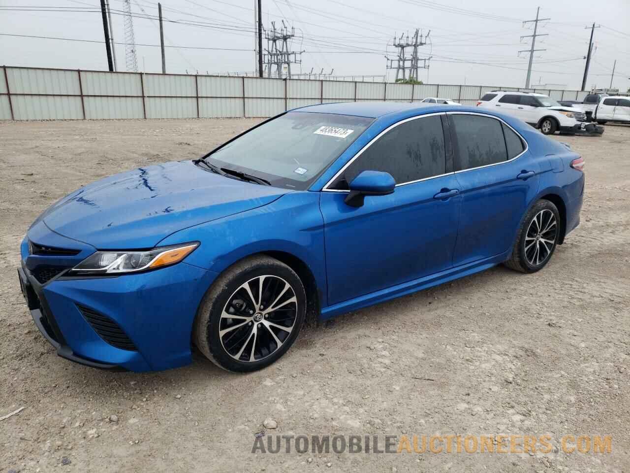 4T1B11HK8JU150199 TOYOTA CAMRY 2018