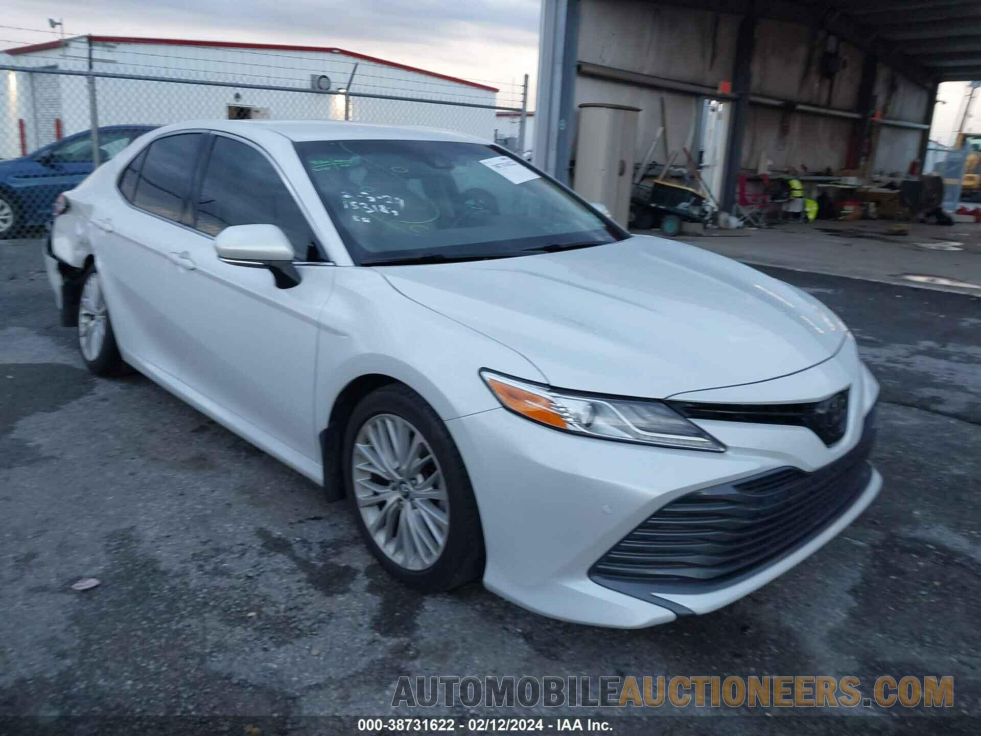 4T1B11HK8JU153183 TOYOTA CAMRY 2018