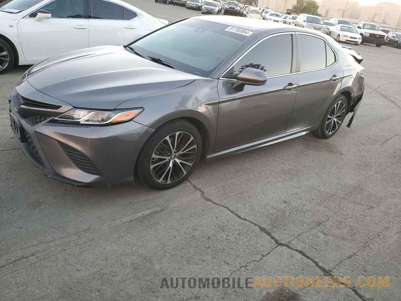 4T1B11HK8JU153894 TOYOTA CAMRY 2018