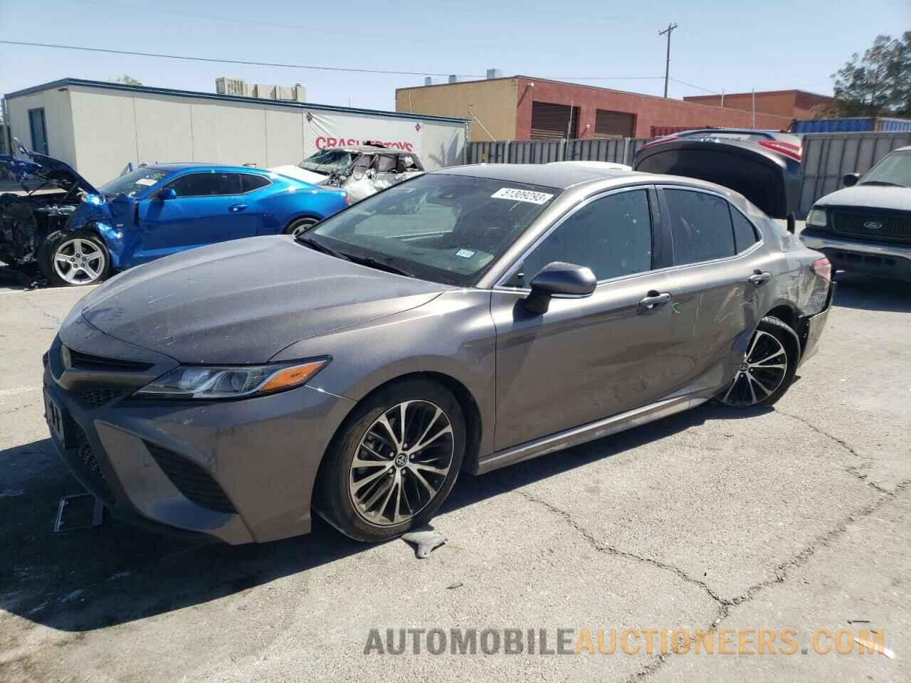 4T1B11HK8JU157945 TOYOTA CAMRY 2018