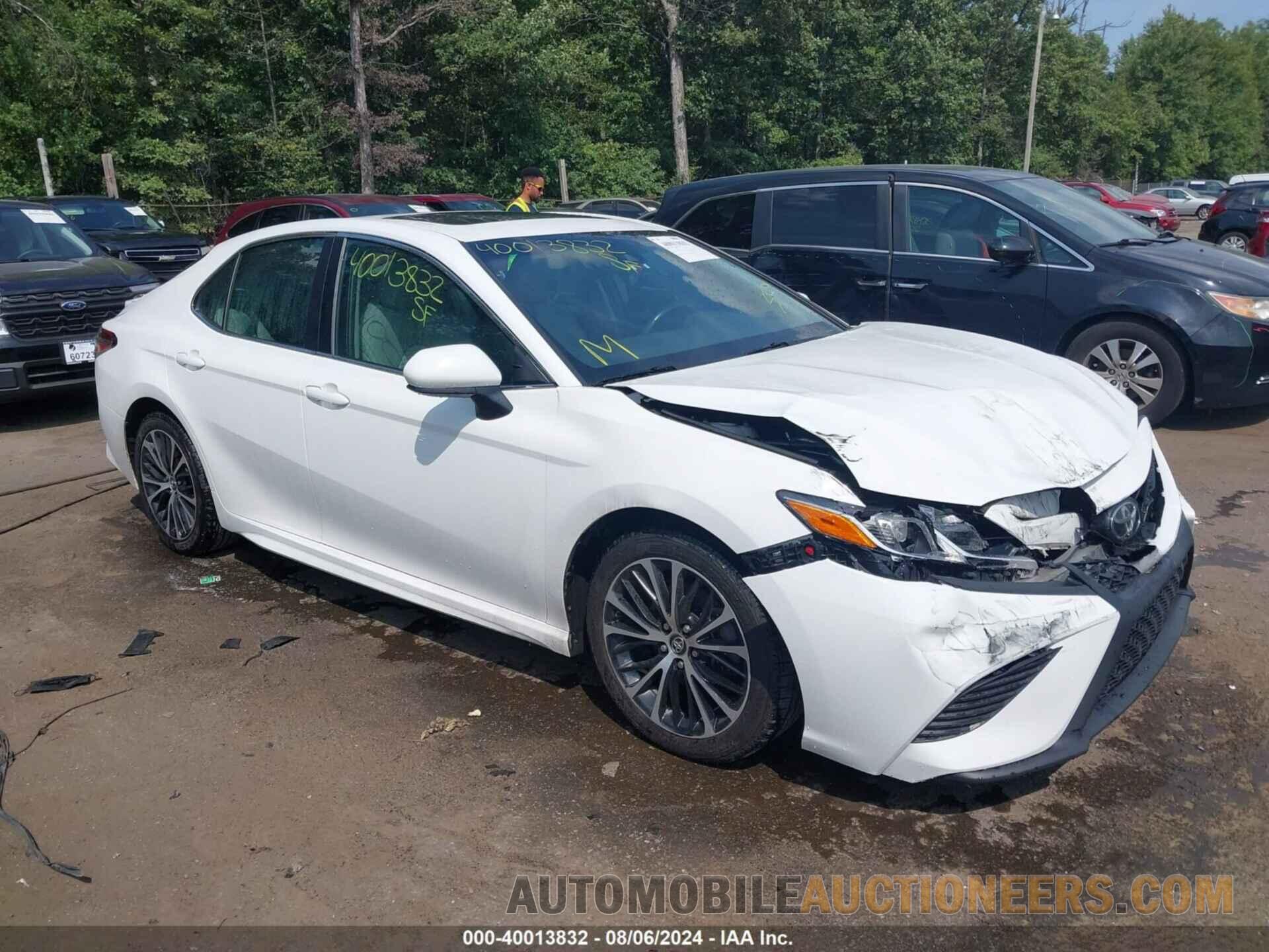 4T1B11HK8JU159405 TOYOTA CAMRY 2018