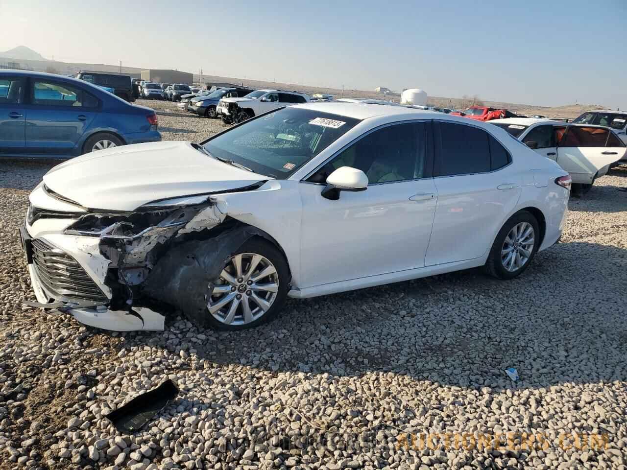 4T1B11HK8JU501208 TOYOTA CAMRY 2018