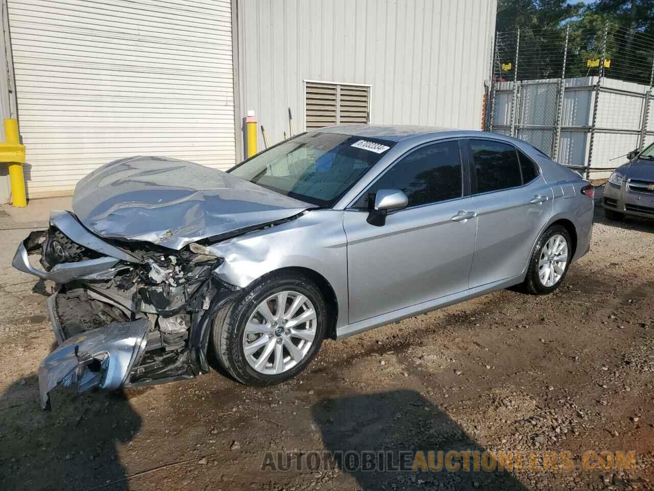 4T1B11HK8JU503184 TOYOTA CAMRY 2018