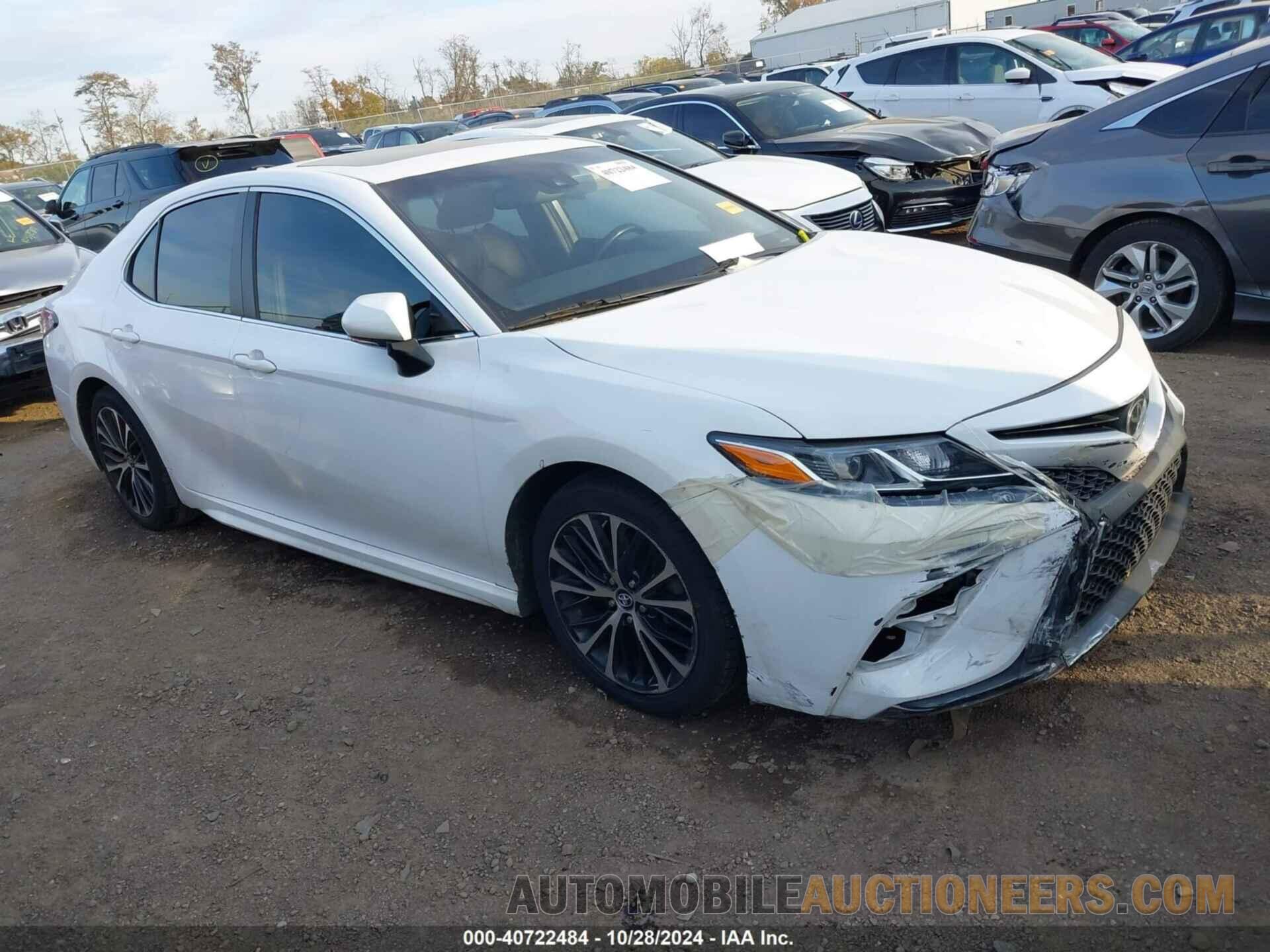 4T1B11HK8JU504402 TOYOTA CAMRY 2018