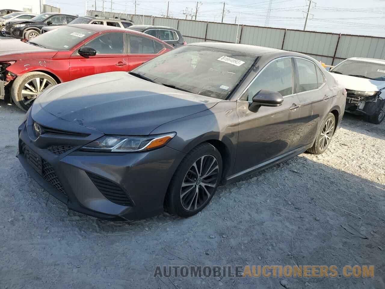 4T1B11HK8JU504870 TOYOTA CAMRY 2018