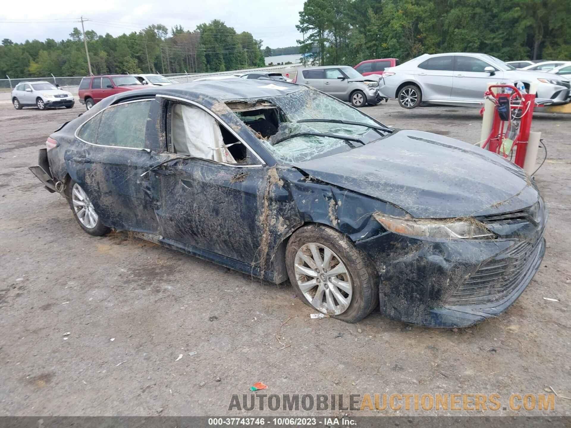 4T1B11HK8JU505601 TOYOTA CAMRY 2018