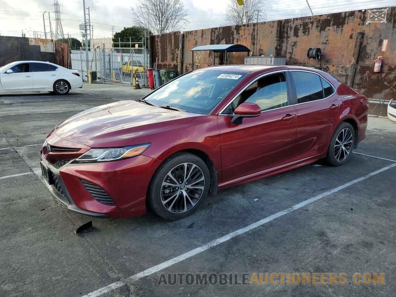 4T1B11HK8JU505744 TOYOTA CAMRY 2018