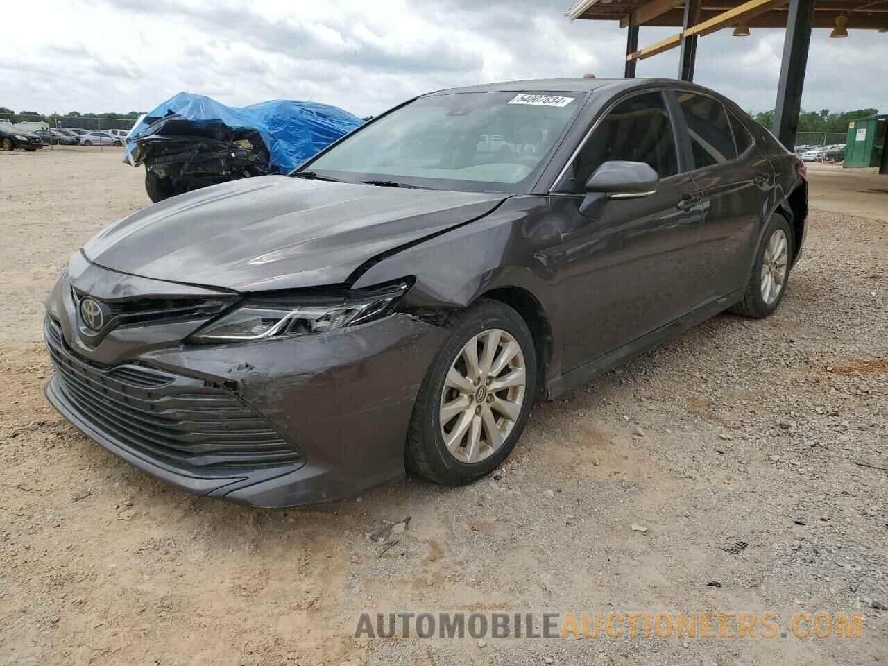 4T1B11HK8JU506361 TOYOTA CAMRY 2018