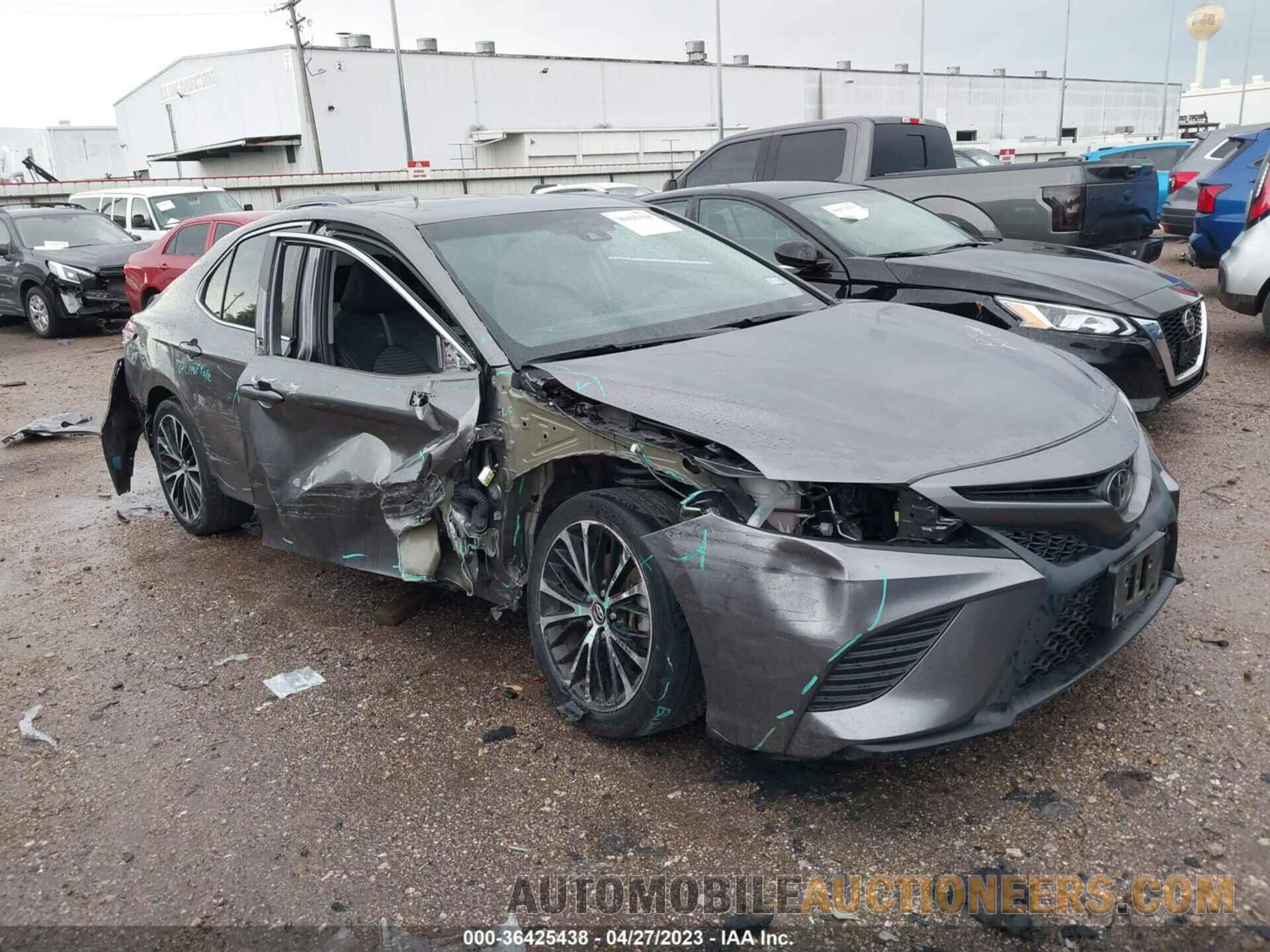 4T1B11HK8JU508191 TOYOTA CAMRY 2018