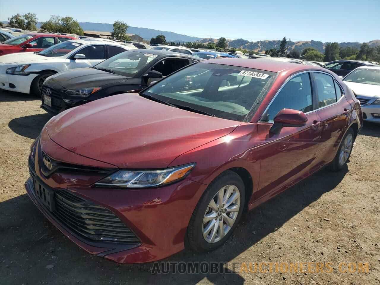 4T1B11HK8JU509079 TOYOTA CAMRY 2018