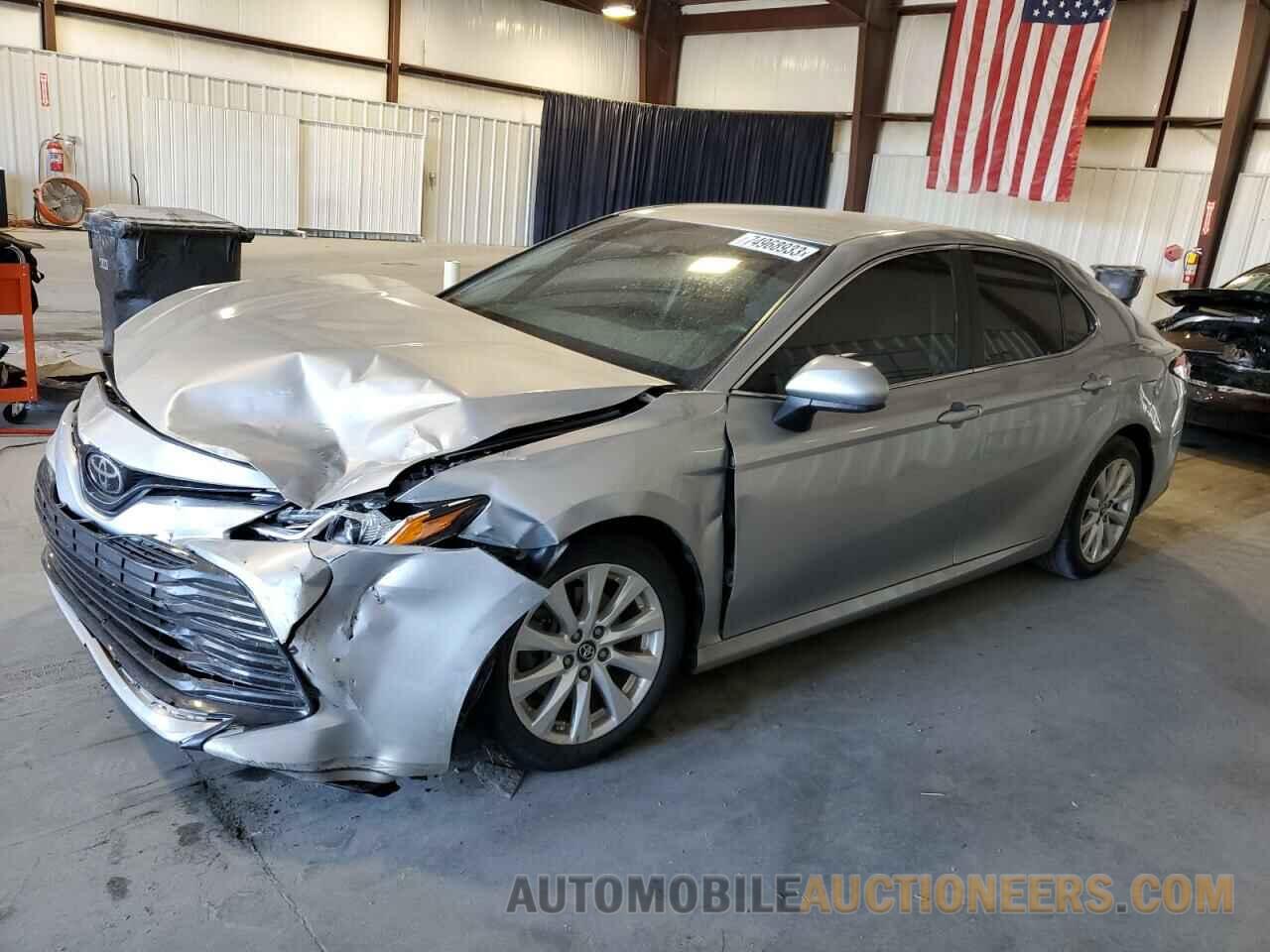 4T1B11HK8JU512998 TOYOTA CAMRY 2018