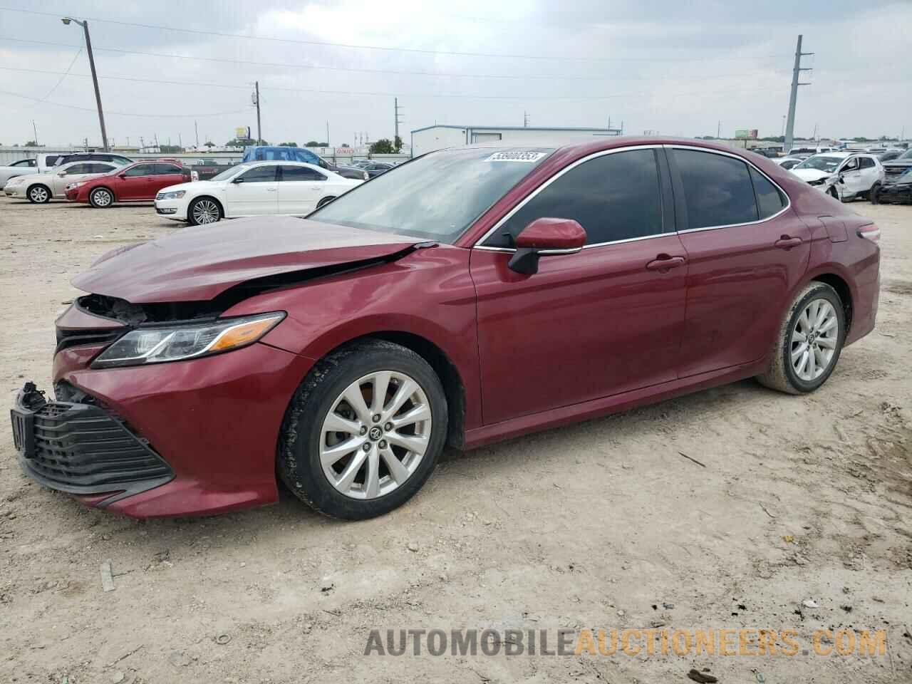 4T1B11HK8JU514136 TOYOTA CAMRY 2018