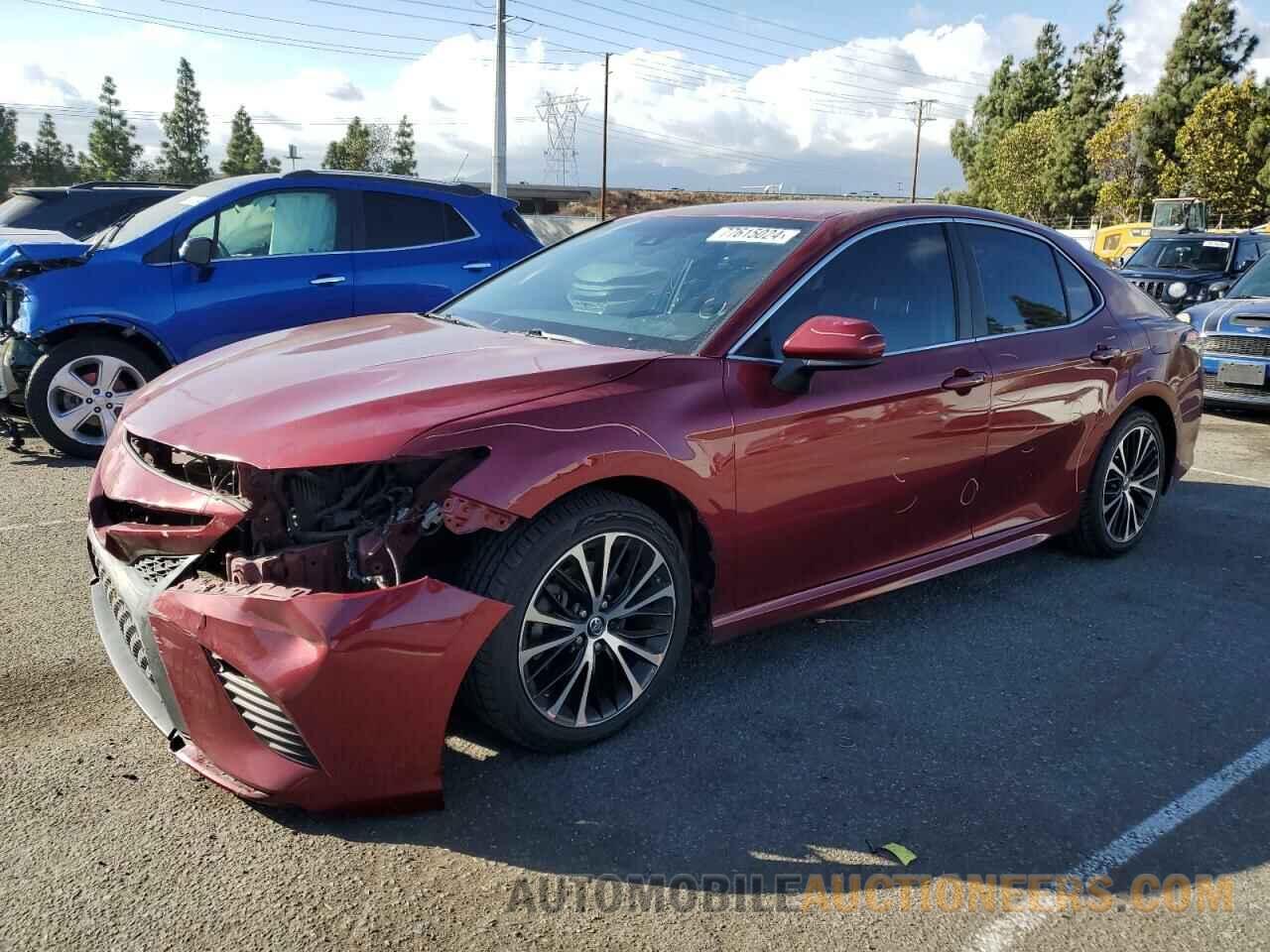 4T1B11HK8JU517179 TOYOTA CAMRY 2018