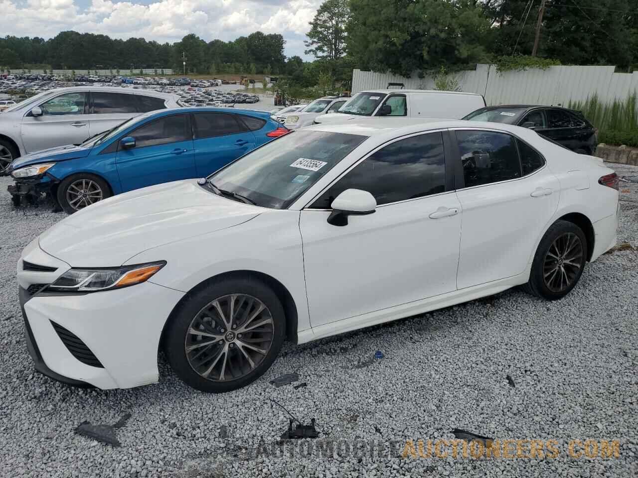 4T1B11HK8JU519238 TOYOTA CAMRY 2018