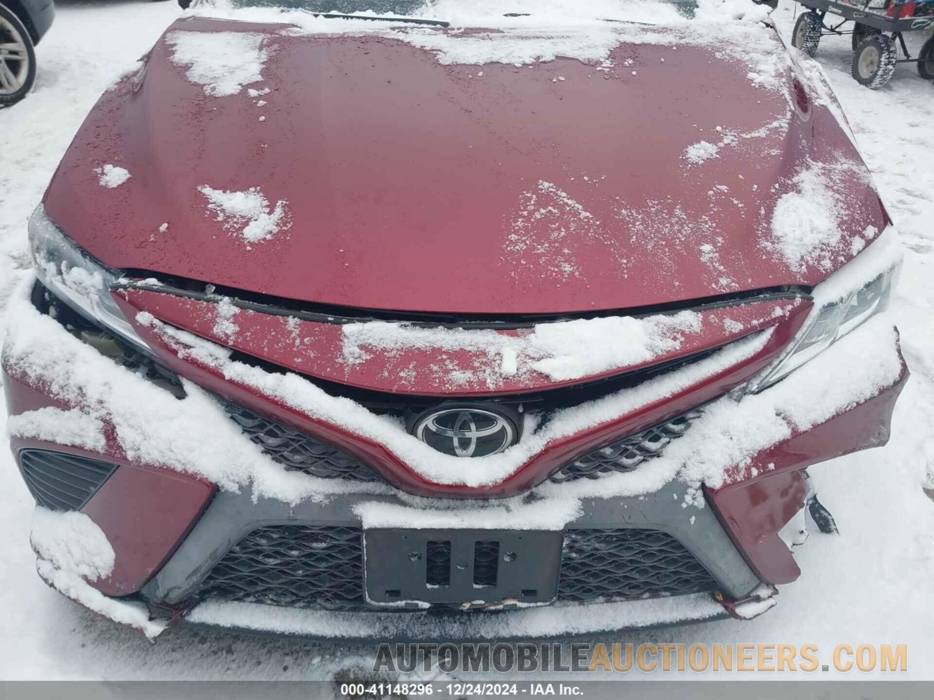 4T1B11HK8JU521359 TOYOTA CAMRY 2018