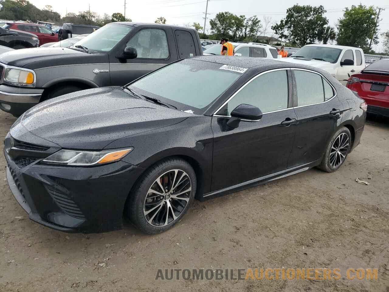 4T1B11HK8JU522060 TOYOTA CAMRY 2018