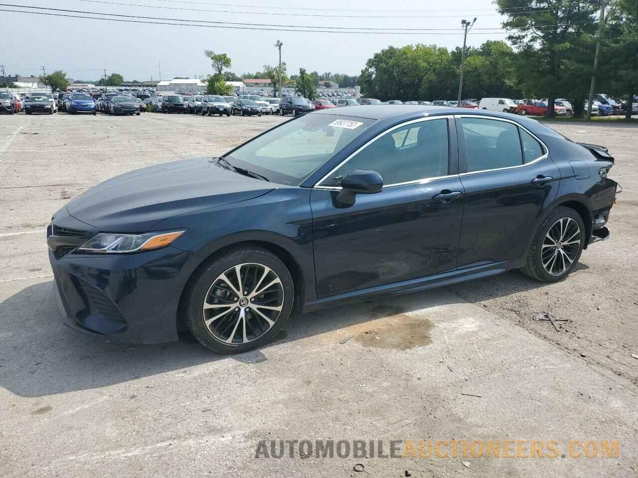 4T1B11HK8JU525220 TOYOTA CAMRY 2018