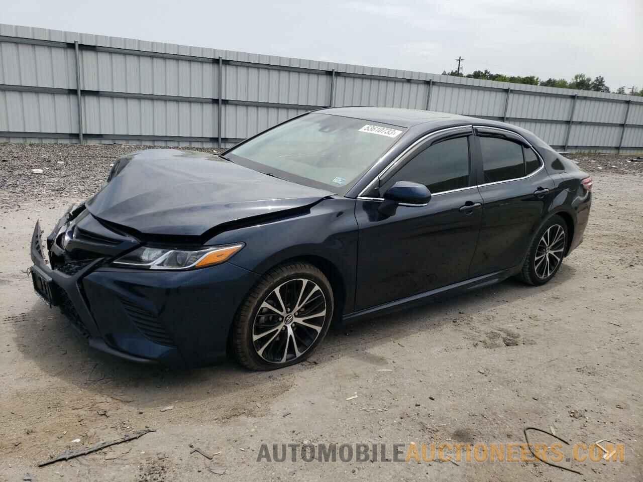 4T1B11HK8JU526030 TOYOTA CAMRY 2018