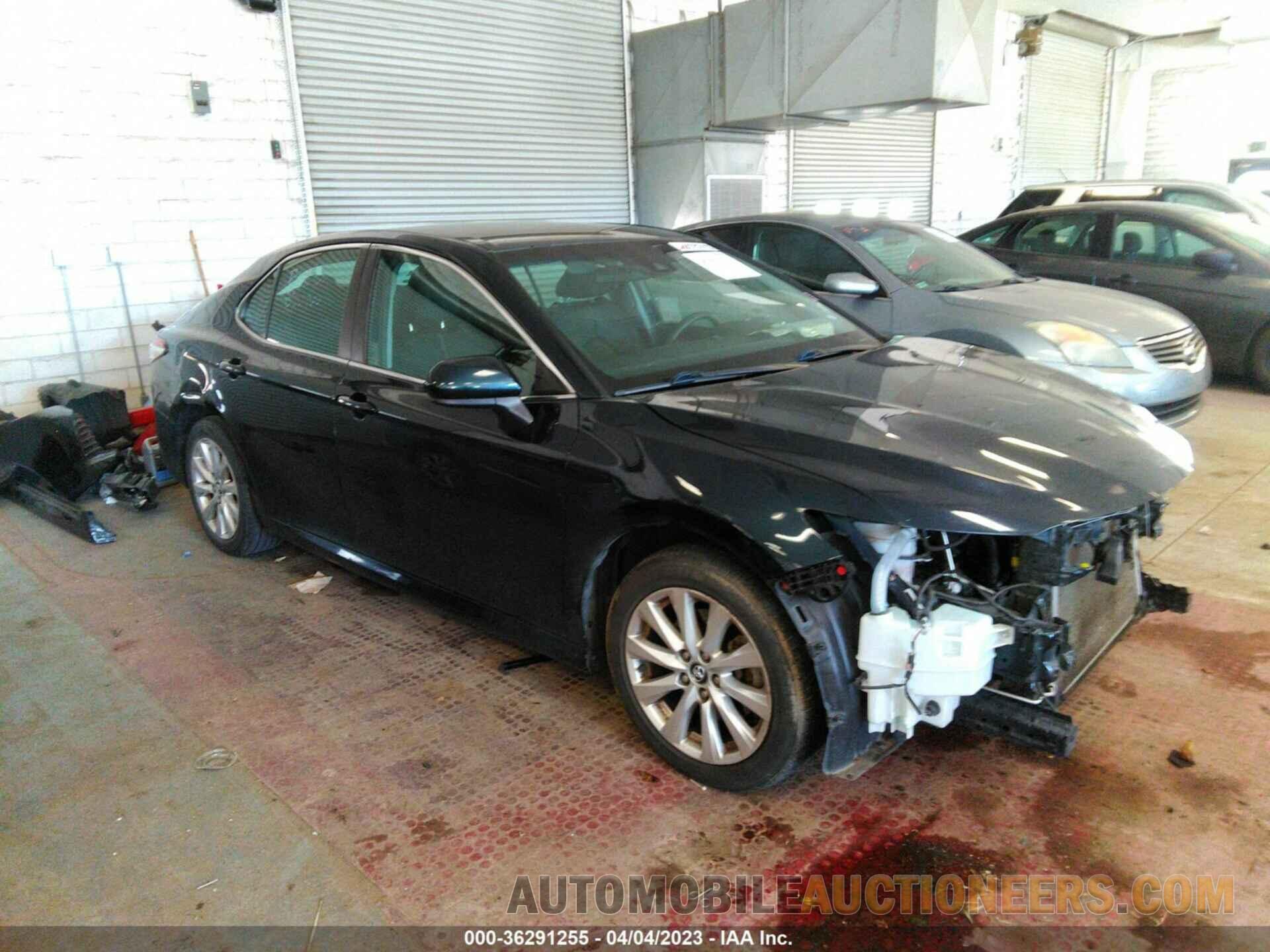 4T1B11HK8JU527484 TOYOTA CAMRY 2018