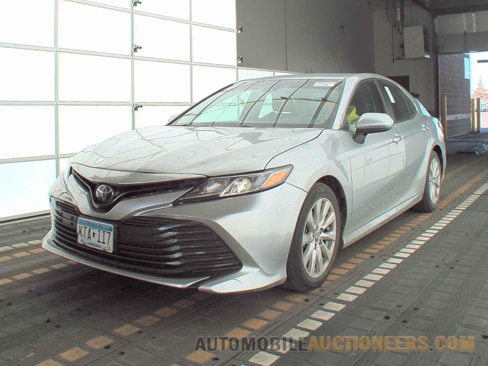 4T1B11HK8JU531275 Toyota Camry 2018