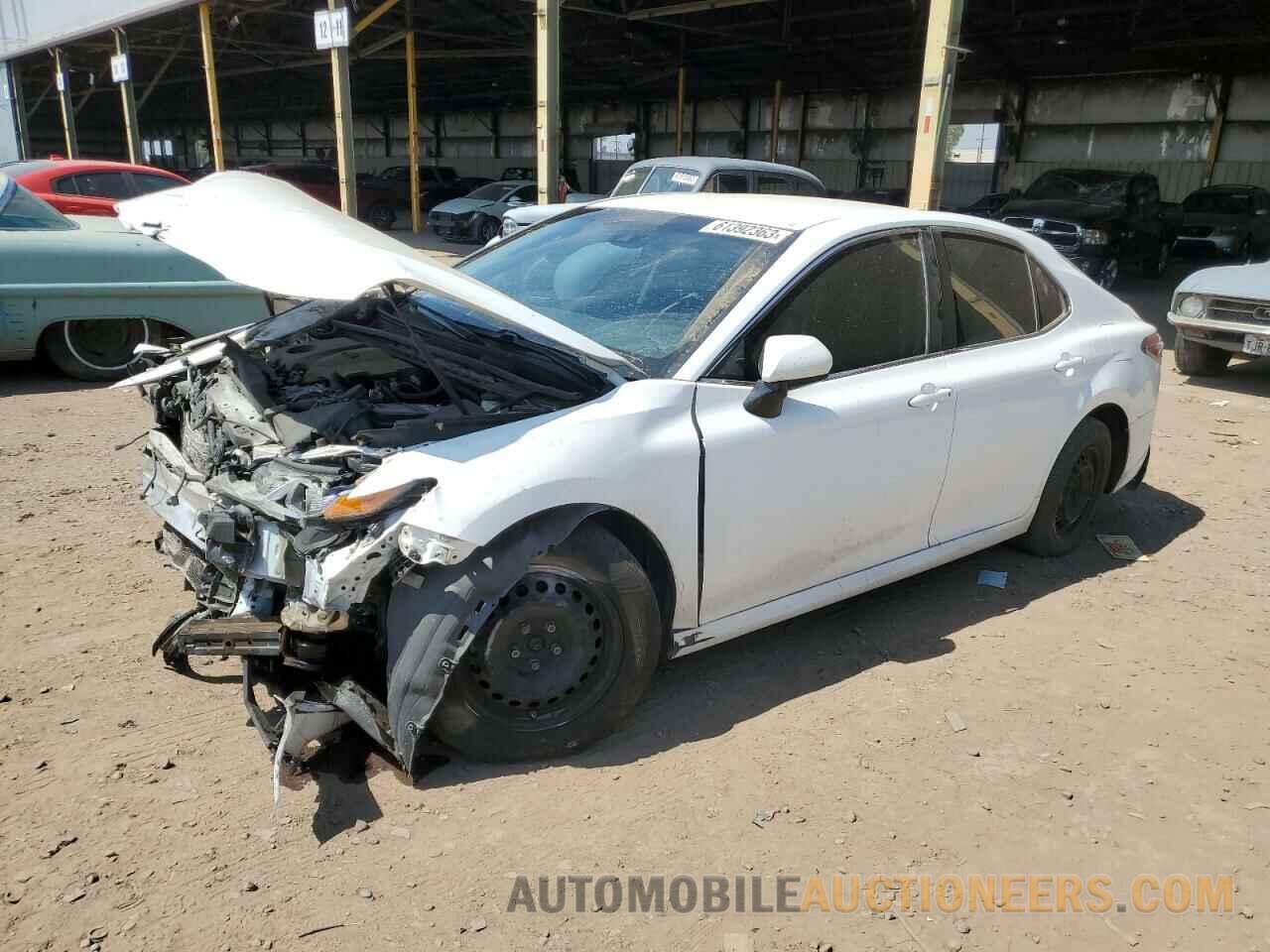 4T1B11HK8JU532071 TOYOTA CAMRY 2018