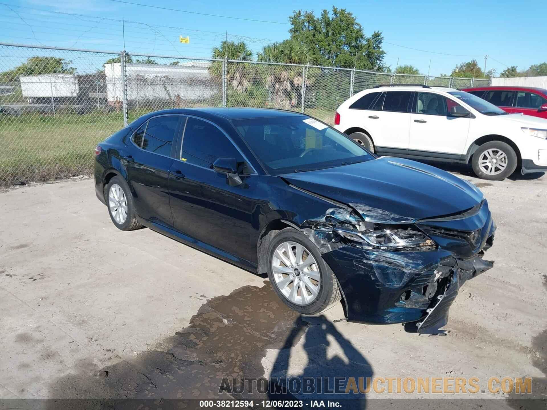 4T1B11HK8JU535973 TOYOTA CAMRY 2018