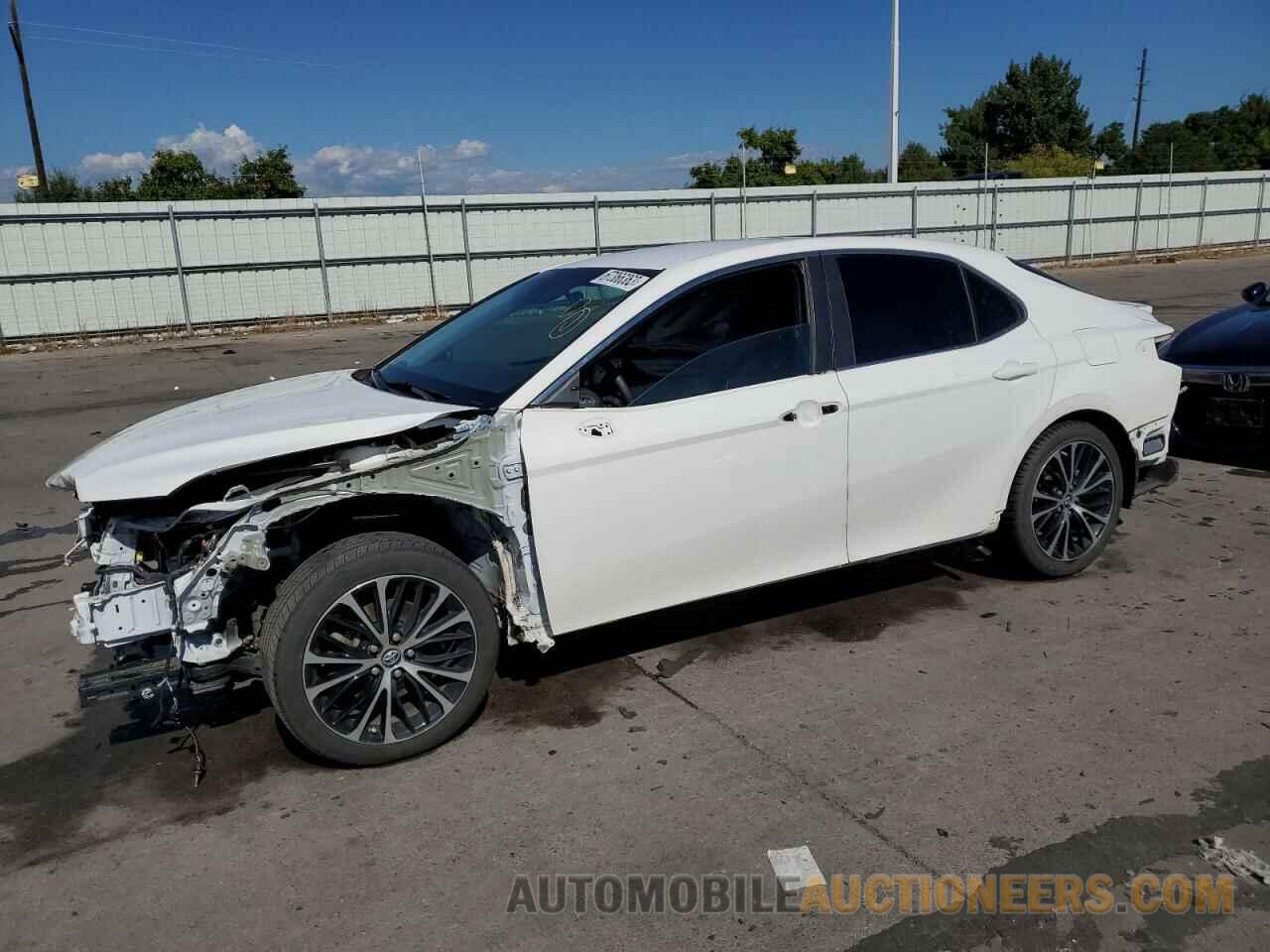 4T1B11HK8JU536914 TOYOTA CAMRY 2018