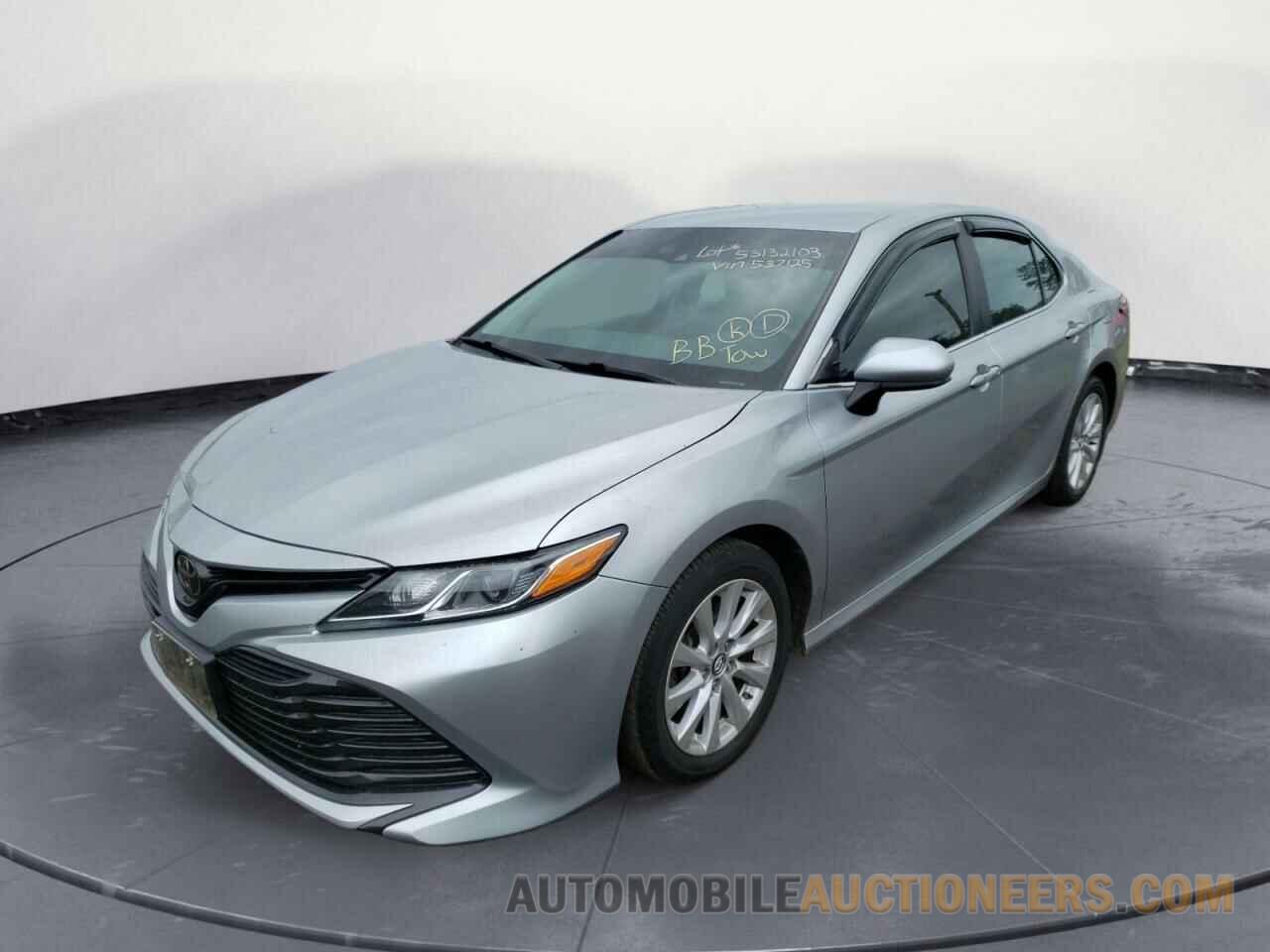 4T1B11HK8JU537125 TOYOTA CAMRY 2018