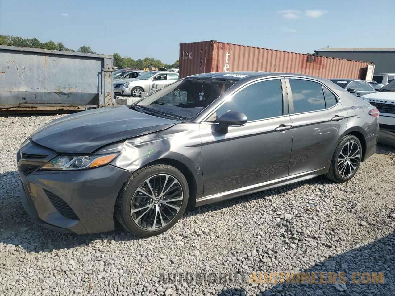 4T1B11HK8JU544463 TOYOTA CAMRY 2018