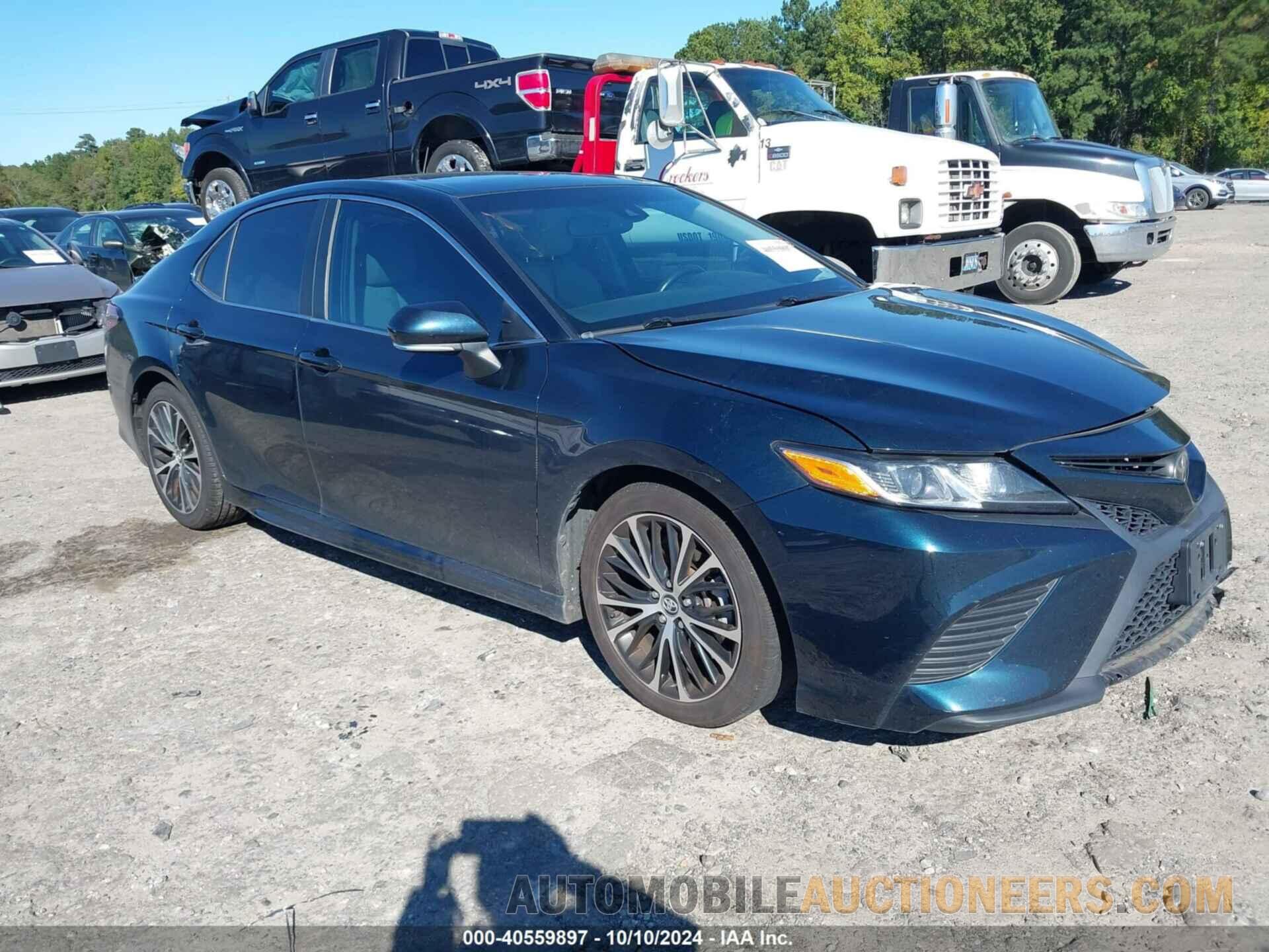 4T1B11HK8JU544592 TOYOTA CAMRY 2018